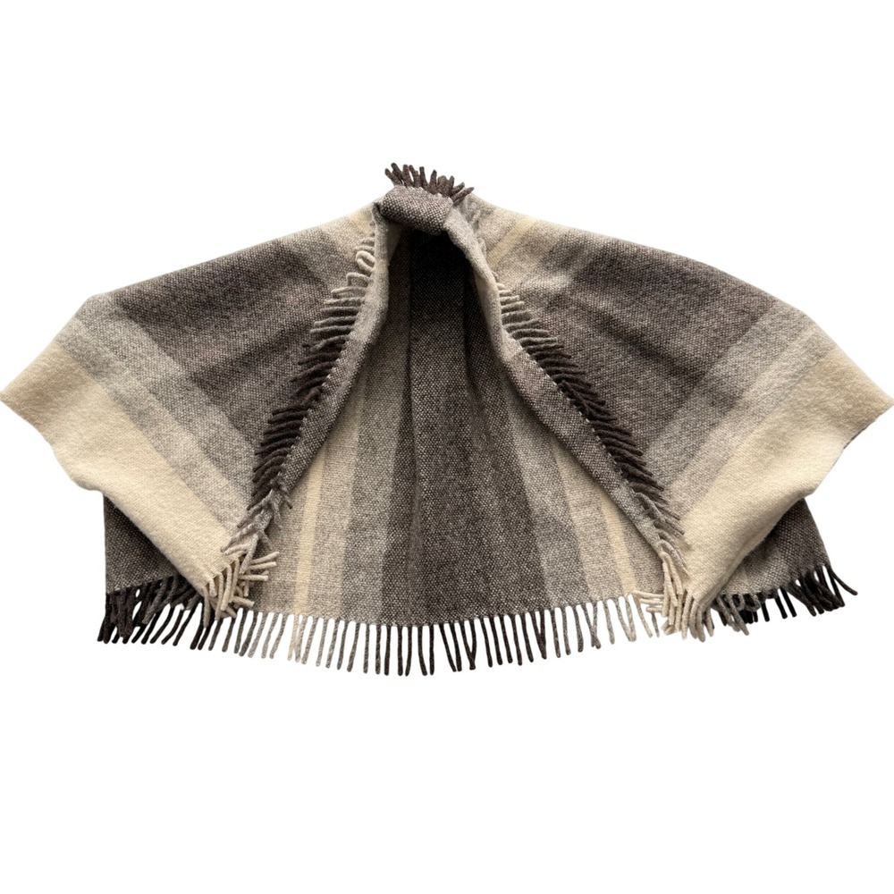 Rusk & Finch New Zealand Pure New Wool Woven Natural Color Fringed Shrug Wrap OS